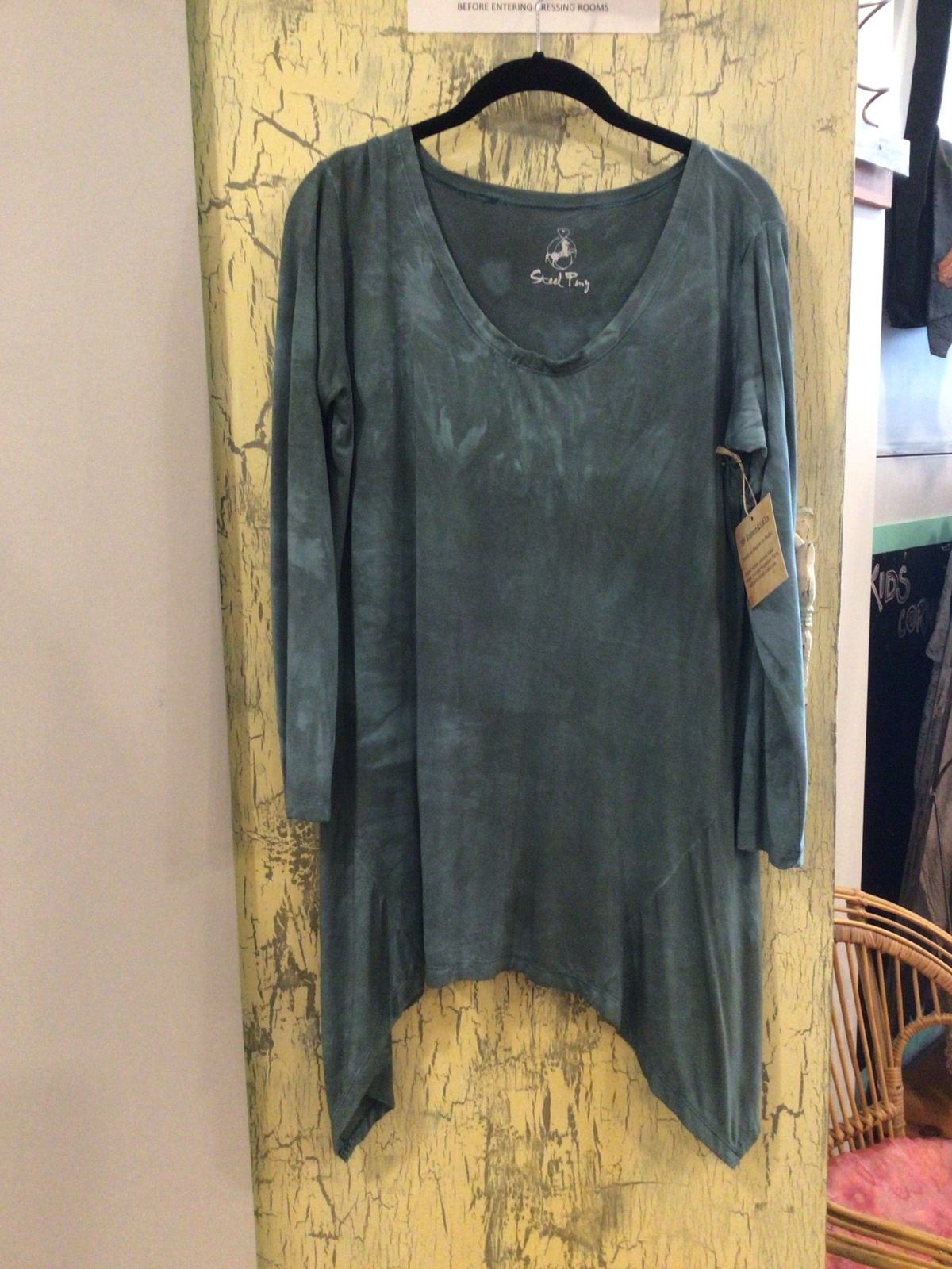 n/a top Large / Deep Teal Taylor Tunic on the rack